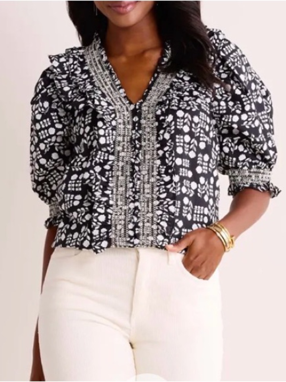 Entro NWT Whimsical Black & Gray Printed Ruffle V-Neck Blouse